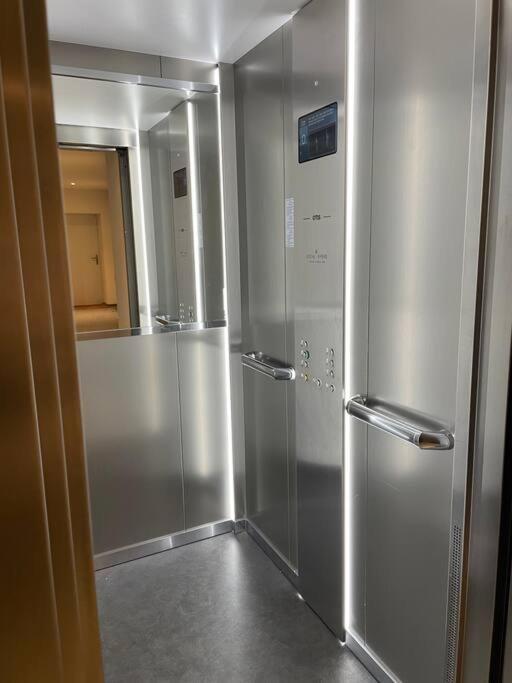Appartement Proche Lausanne: Studio Bien Equipe à Prilly Extérieur photo